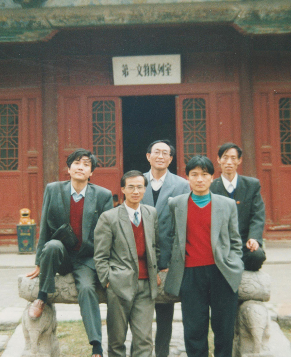 008 前排左一團委書記高丙杰、前排右一組織干事王小龍，后排中黨辦主任馮振宇 右一宣傳部長王衛(wèi)民 (71).jpg