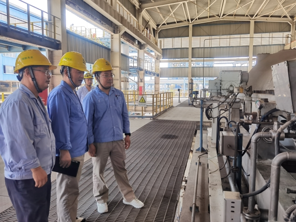 9月8日，公司機(jī)組透平電驅(qū)改造項(xiàng)目小區(qū)赴蒲城清潔能源化工有限責(zé)任公司進(jìn)行對(duì)標(biāo)交流2.jpg