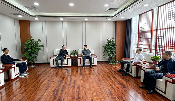 4月17日，彬州公司副總經(jīng)理張安平帶隊前往運(yùn)銷彬長分公司座談.jpg