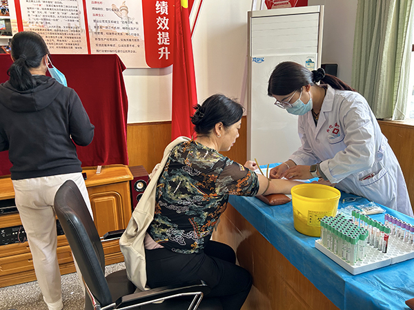 4月24日，公司聘請紅化醫(yī)院為車間勞務用工進行職業(yè)健康體檢。.jpg