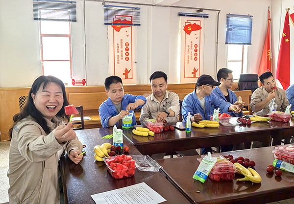 物料分會(huì)第二季度生日會(huì)照片  7月11日、物料車間會(huì)議室.jpg