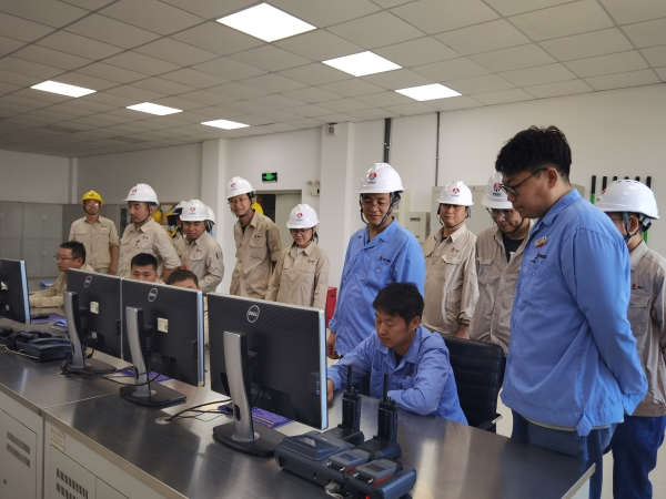7月30日，計(jì)控電儀部聯(lián)動(dòng)黨委工作部，與本部及彬州分部通訊員齊聚彬州分公司，進(jìn)行通訊宣傳工作交流學(xué)習(xí)3.jpg