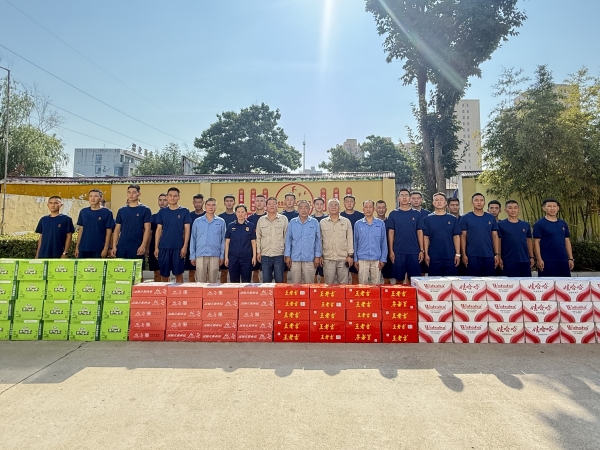 公司慰問高新區(qū)特勤大隊2.jpg