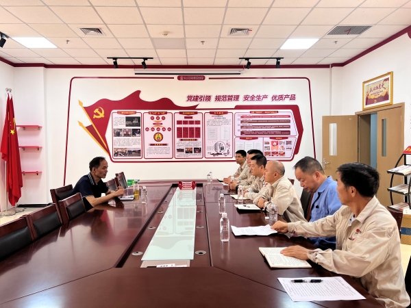 2025年7月31日，任總車間調(diào)研安全生產(chǎn)、黨建等工作.jpg